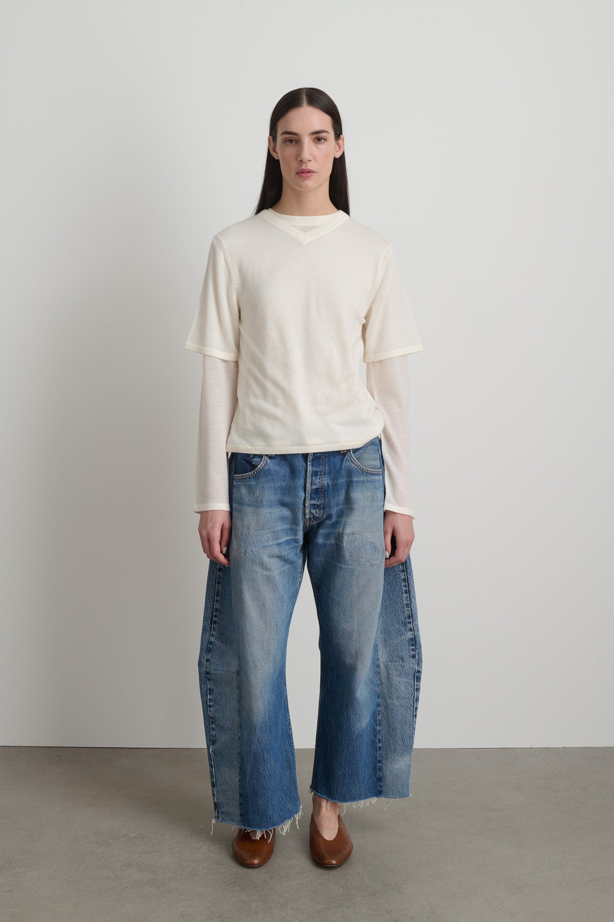 Short Sleeve V Neck Oyster