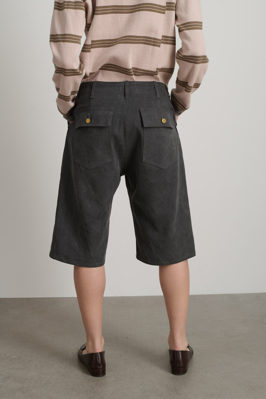 Roma Short Washed Black