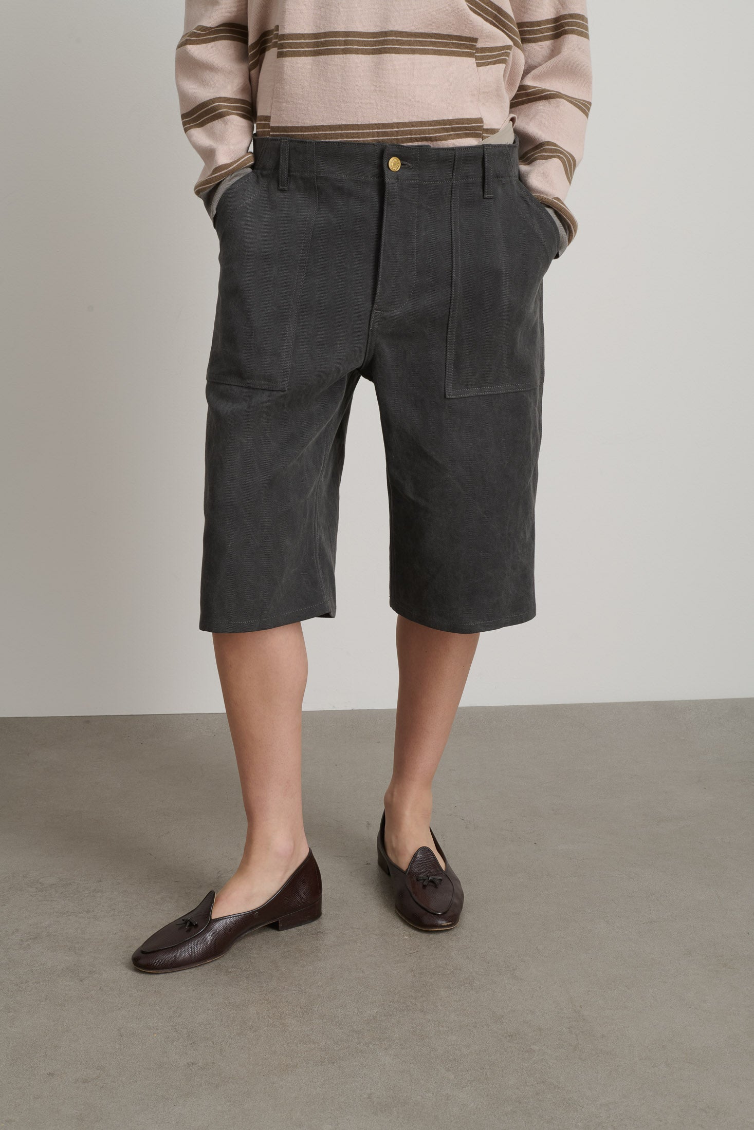 Roma Short Washed Black