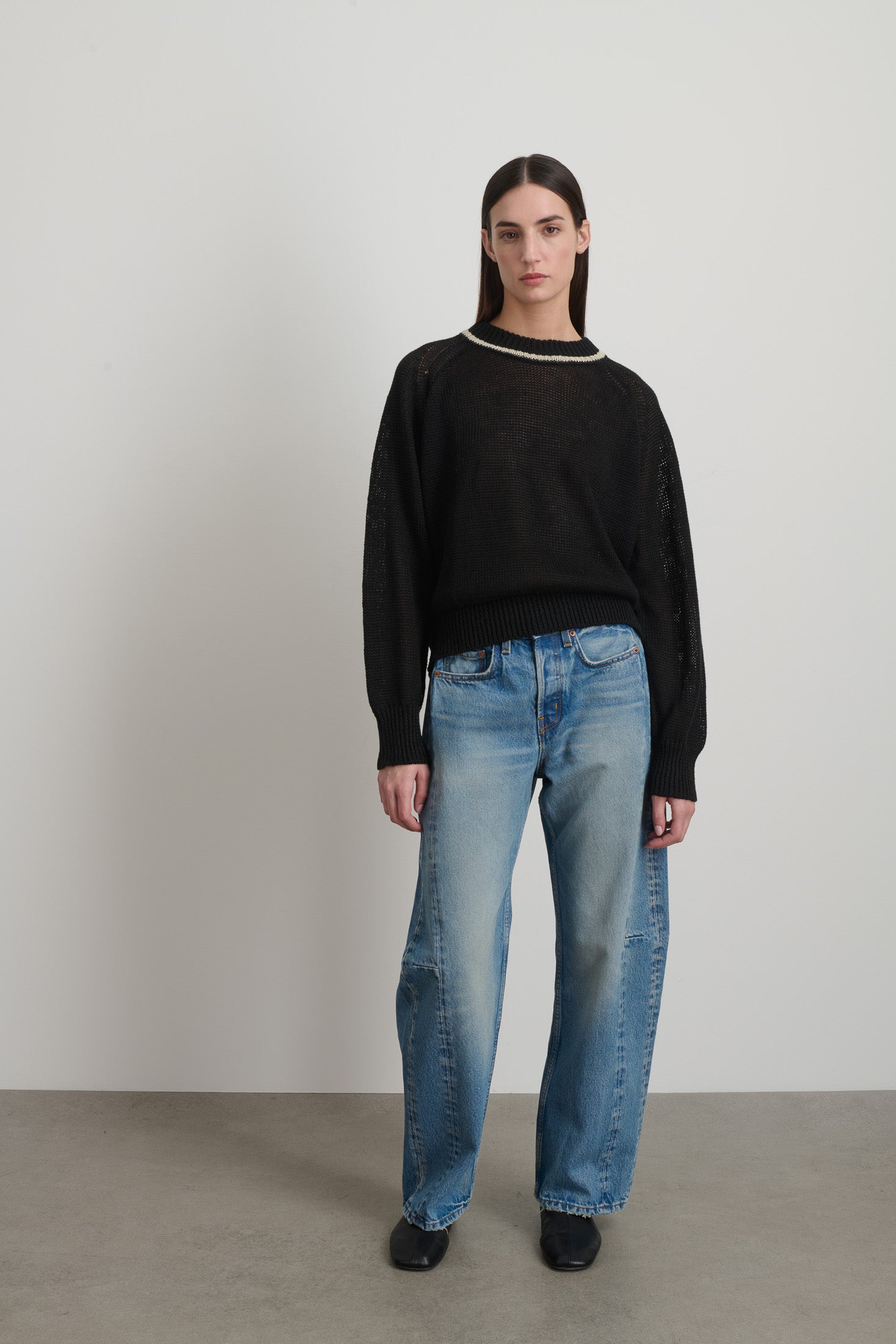 Lind Ringer Crewneck Black/White Linen