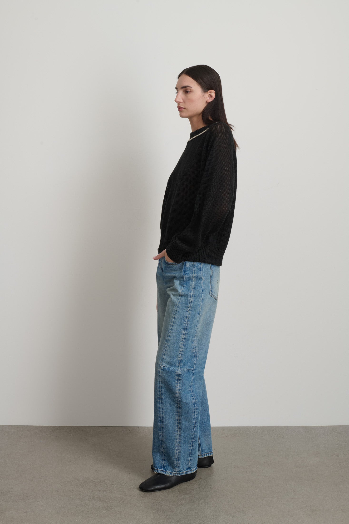 Lind Ringer Crewneck Black/White Linen