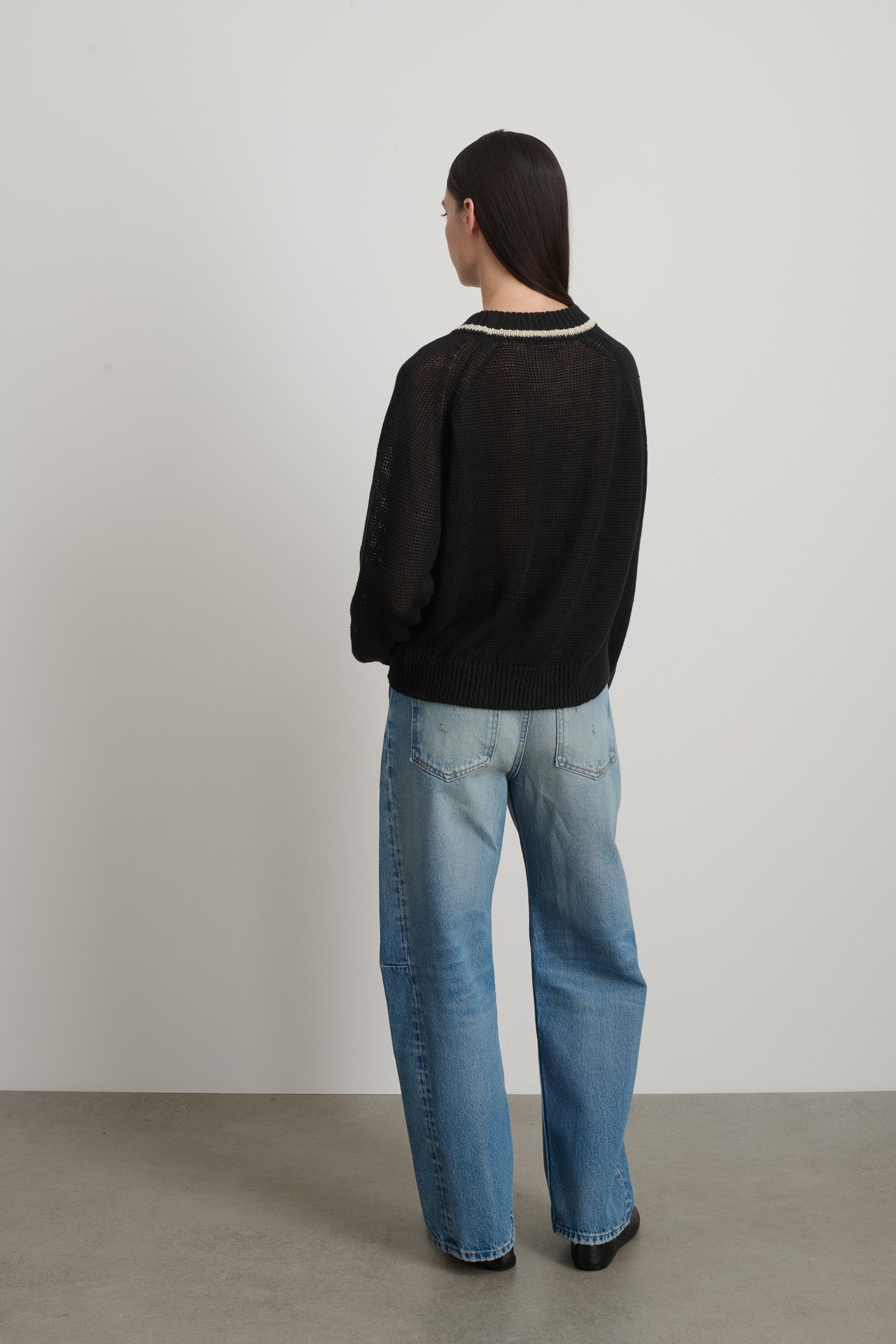 Lind Ringer Crewneck Black/White Linen