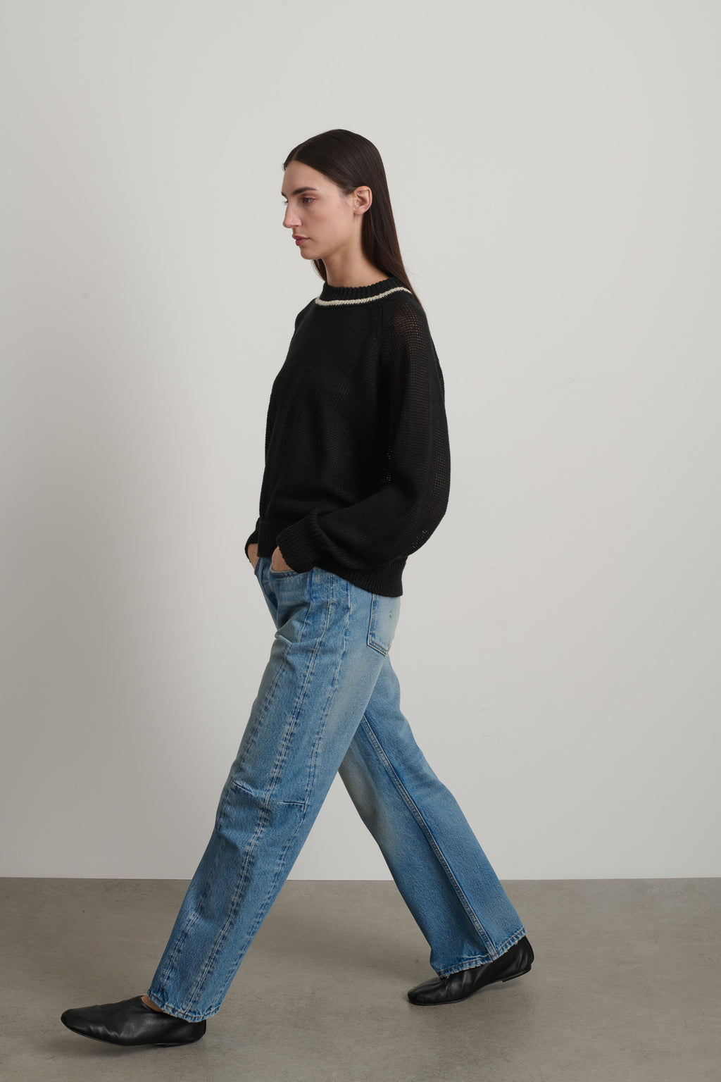 Lind Ringer Crewneck Black/White Linen