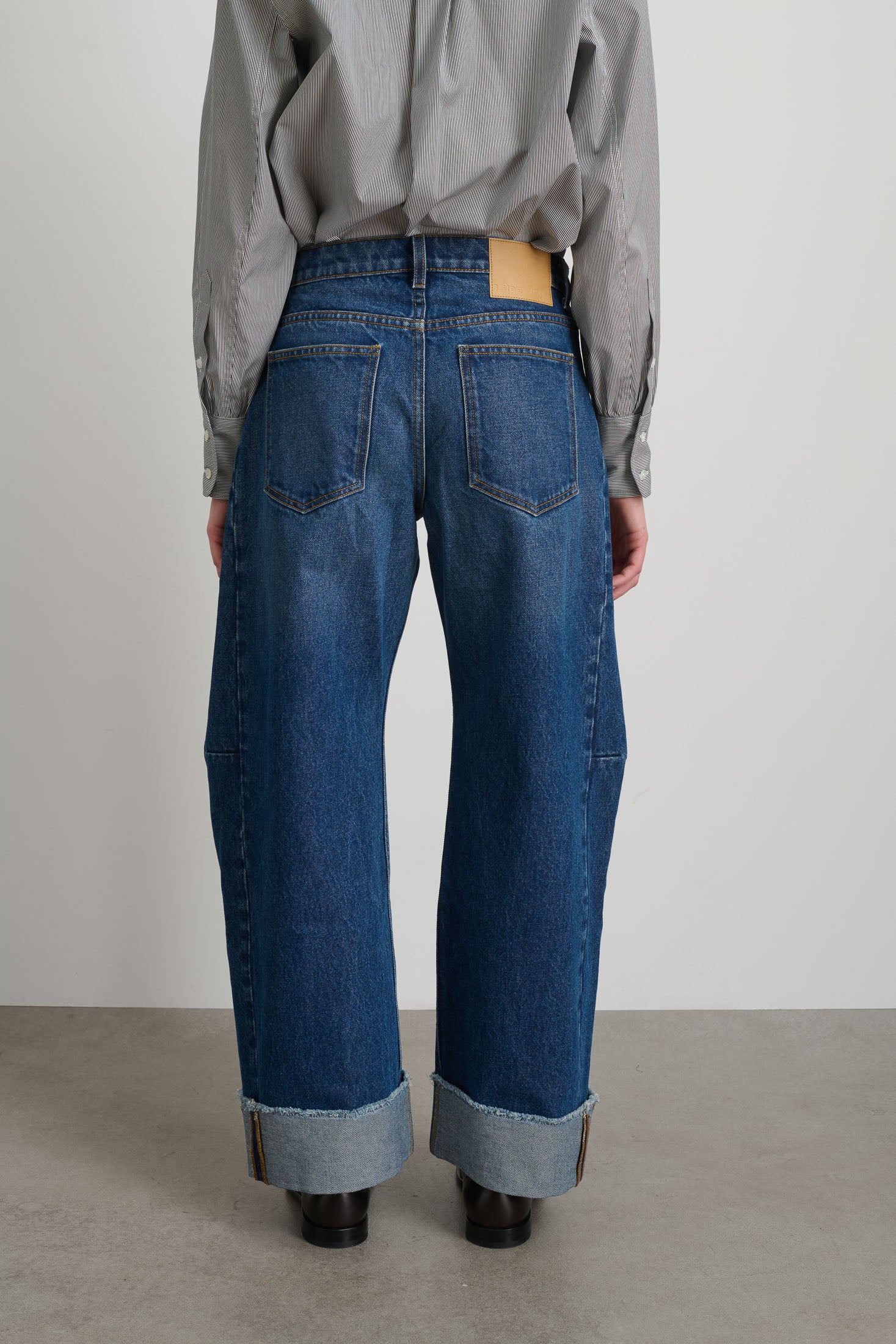 Relaxed Cuffed Lasso Jean Cate Wash