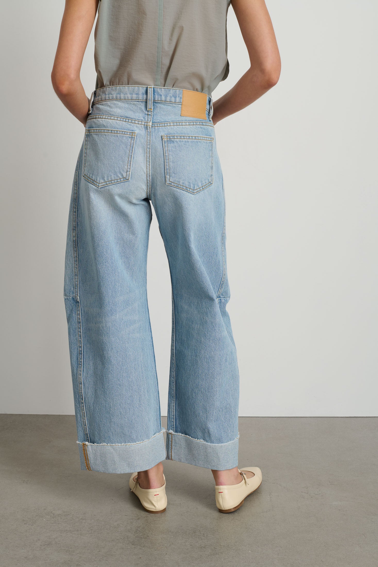 Relaxed Cuffed Lasso Jean Jac Wash