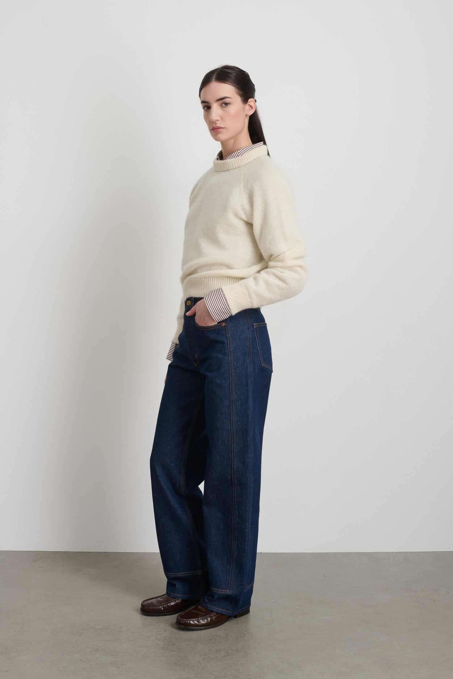 Mohair Sweatshirt Alabaster with Kelly Embroidery