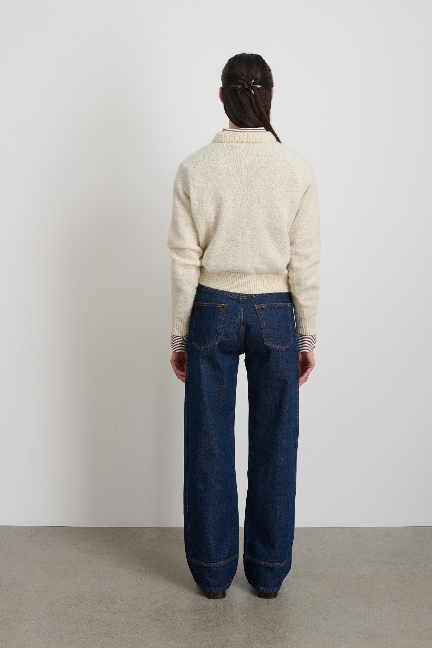Mohair Sweatshirt Alabaster with Kelly Embroidery
